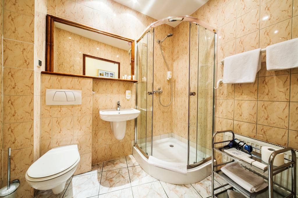 Hotel Komeda Ostrów Wielkopolski Zimmer foto