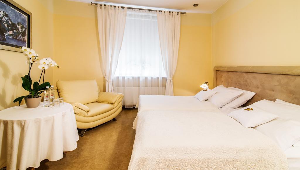 Hotel Komeda Ostrów Wielkopolski Zimmer foto
